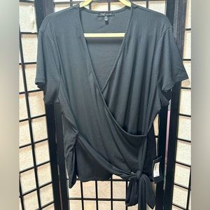 NWT Plus short sleeve Wrap top Size 3X